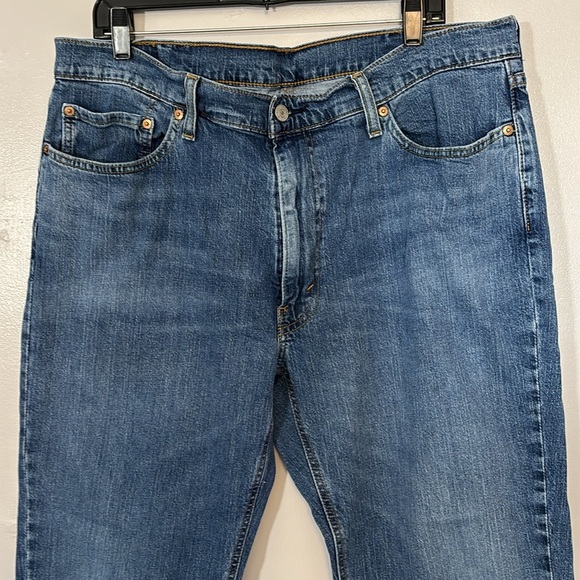 Levi's 541 Men 38 x 30 Denim Jean Athletic Fit Tapered Medium Wash - Picture 2 of 6
